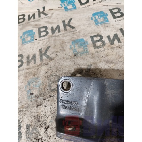 Кронштейн пневмоподушки Scania R400 915216 (718), 1791133-2