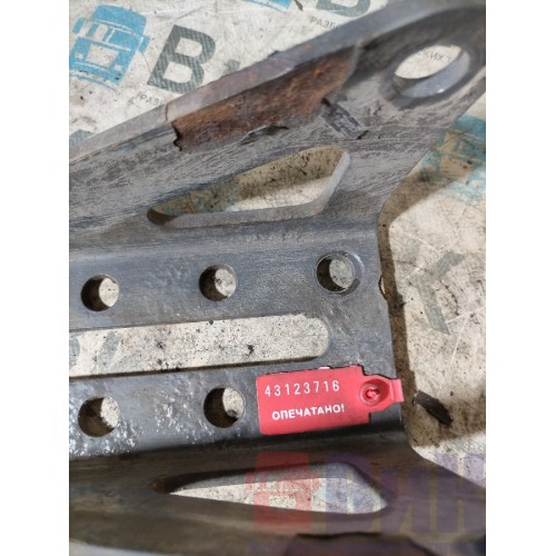 Кронштейн заднего амортизатора Scania R400 915216 верхний (716), -1