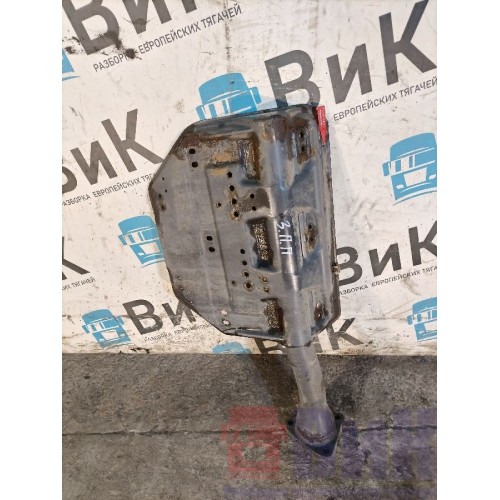 Кронштейн полукрыла Scania R400 915216 передний RH (684), 