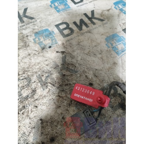 Датчик уровня охлаждающей жидкости Volvo FH 13 103098 (649), -1