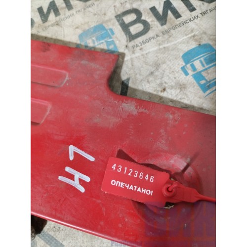 Накладка на корпус фары Volvo FH 13 103098 LH (646), 82052484-2