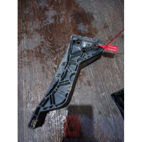 Кронштейн бампера MAN TGS 176038 RH деф. (547), 