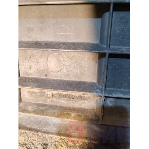 Крышка ящика АКБ Iveco Eurostar 251363 (760), 98427424-1