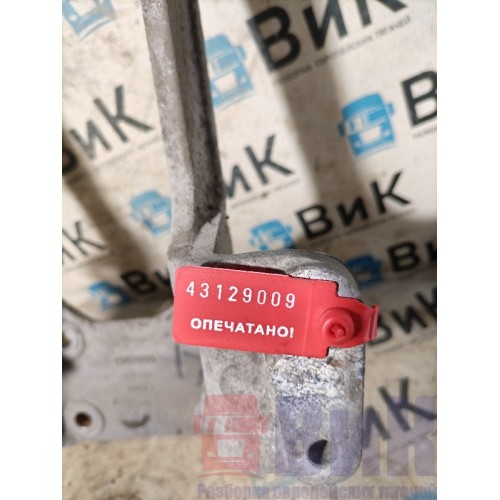 Кронштейн задней подушки кабины Scania 5 178648 (009), 1518493-1