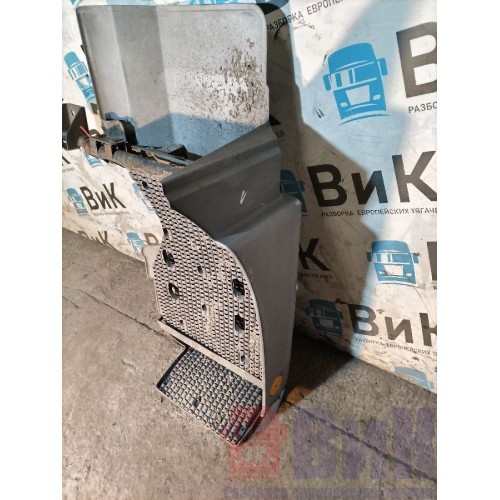 Крыло переднее LH Mercedes Actros MP3 617874 с кронштейном деф. (791), -2