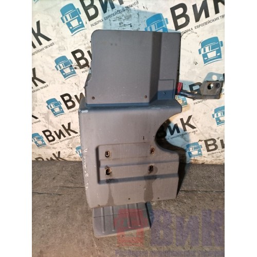 Крыло переднее LH Mercedes Actros MP3 617874 с кронштейном деф. (791), -4