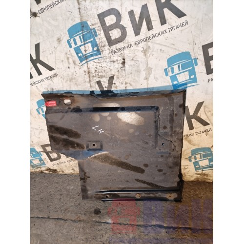 Подкрылок передний LH Mercedes Actros MP3 617874 передняя часть деф. (798), 9418814601