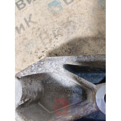 Кронштейн подножки Mercedes Actros MP3 617874 алюм. RH (857), 9436660778-2