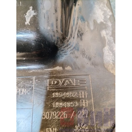 Подкрылок DAF 106 066636 RH (544), 1994952-2