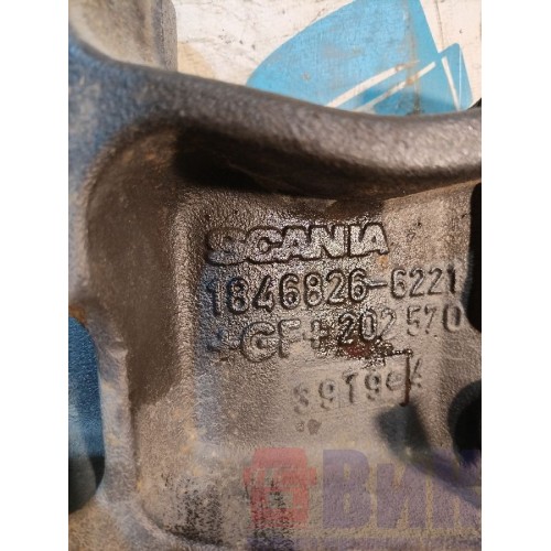 Кронштейн буксировочного пальца Scania R440 335286 LH (174), 1846826-3