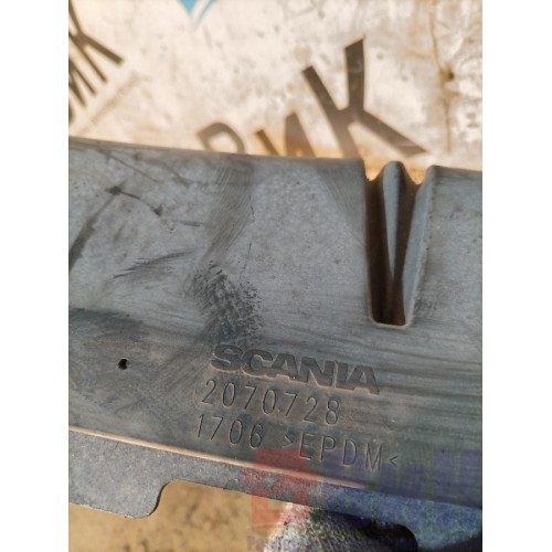 Пыльник радиатора Scania R440 335286 (210), 2070728-1