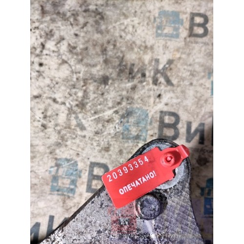 Кронштейн цилиндра подъема кабины Renault Premium 013647 (354), 5010552098-3