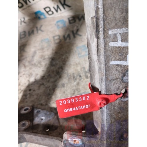 Кронштейн нижней подножки Renault Premium 013647 (382), 5010610723-2