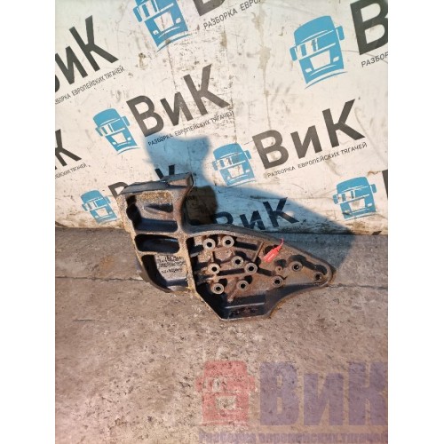 Кронштейн крепления торсиона кабины Renault Premium 013647 RH (337), 5010532958