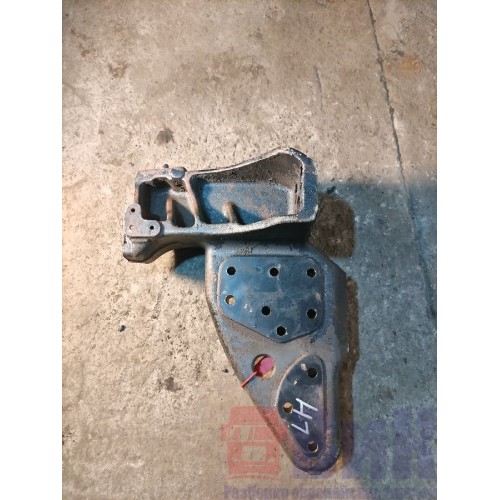 Кронштейн крепления торсиона кабины Renault Premium 013647 RH (337), 5010532958-3