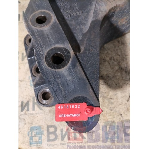 Кронштейн (проставка) ГУРа MAN TGX 052303 (632), 81461103164-3