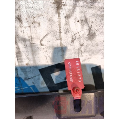 Крышка АКБ Volvo FH 13 678912 (373), 21924924-3