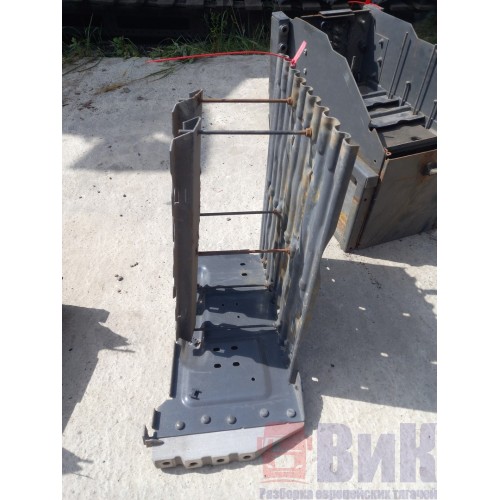 Ящик АКБ Renault TS (709), -3