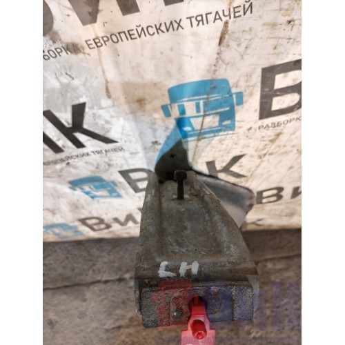 Кронштейн замка крыла Scania R440 322315 LH (713), 1866051-1