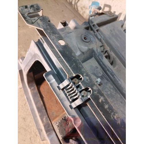 Ящик инструментальный Renault Premium 074346 без крышки RH (петли сломаны) (506), 5010623007-1