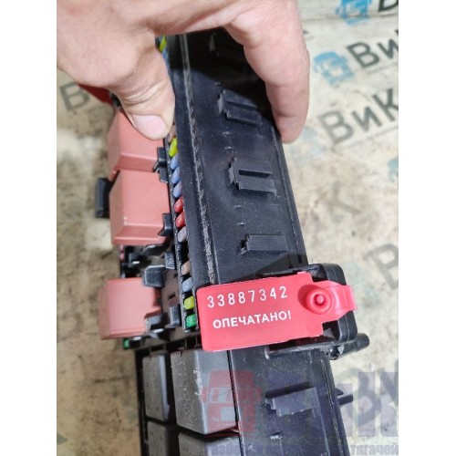 Блок предохранителей Volvo FH 4 785702 в сборе с реле (342), 22488319-2