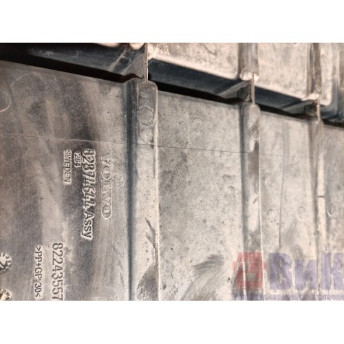 Ящик инструментальный Volvo FH 4 785702 (336), 82874644-5