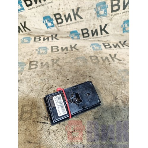 Блок управления стеклоподъемником Renault TS 001057 RH (039), 21647442-1