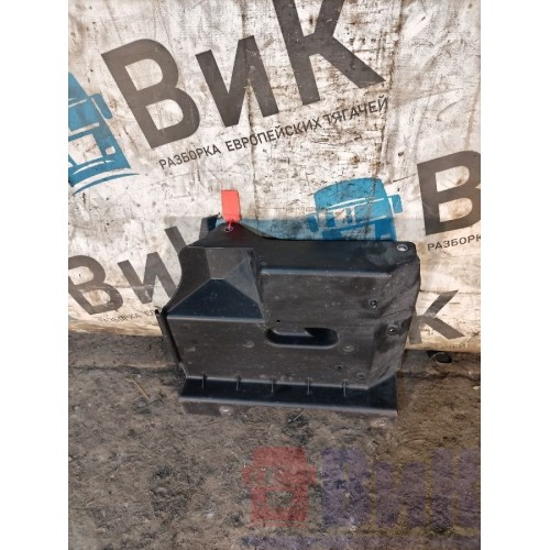 Крышка блока предохранителей Volvo FH 4 785702 (980), 22253409-3