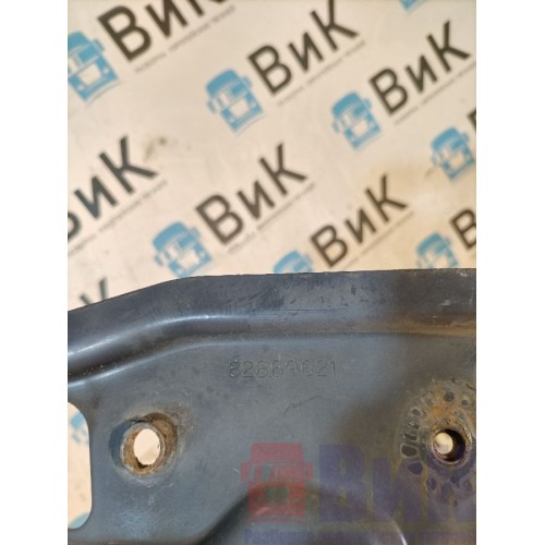 Кронштейн крепления фары Volvo FH 4 785702 LH (999), 82869621-1
