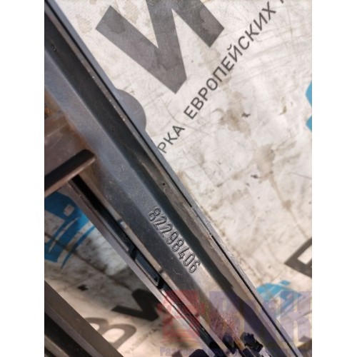 Подножка обслуживания Volvo FH 4 785702 нижняя деф. (914), 82298406-2