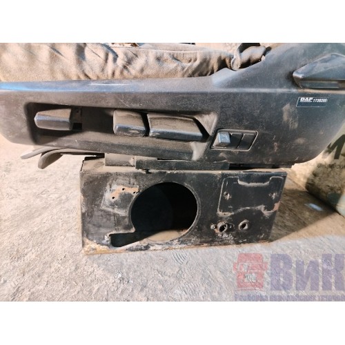 Сиденье водительское DAF 105 805771 пневмо (нет ручки регулирования вперед-назад) (662), 1738295-1