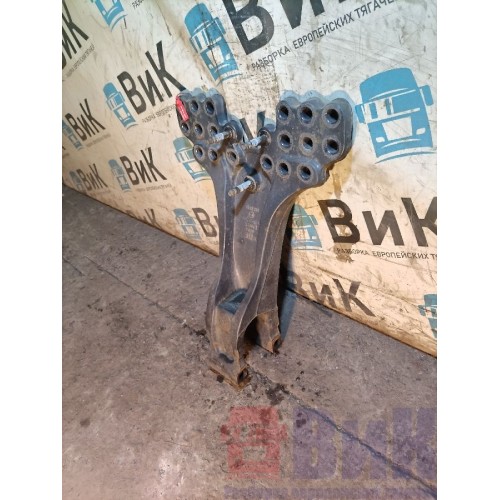 Кронштейн заднего стабилизатора (бугель) Scania R6 156776 (517), 1537311-2