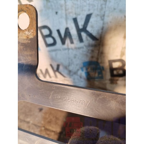 Кронштейн крыла под кабину Scania R6 156776 передний LH (483), 2617363-4