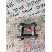 Серьга передней рессоры Scania R6 156776 в сборе (357)