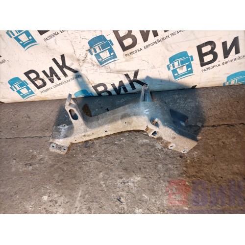 Кронштейн бампера Renault PR 071306 RH с деф. (181), 82317469