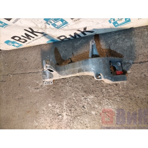 Кронштейн бампера Renault PR 071306 RH с деф. (181), 82317469-1