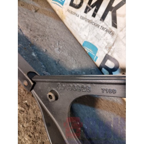 Кронштейн переднего крыла Renault PR 071306 LH (176), 20493928-2