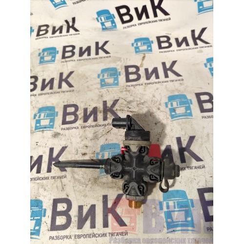 Датчик давления воздуха в пневмоподушках Renault T 017895 в сборе с фитингом (706), 22677703