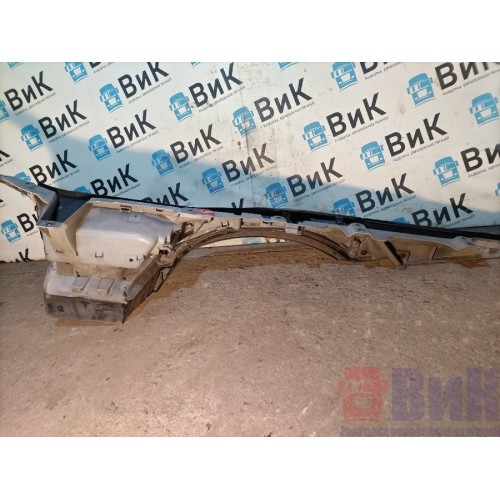 Подножка верхняя Renault T 017895 в сборе с продолжением кабины RH (507), 82218103-5