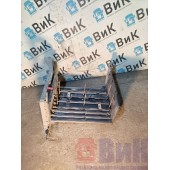 Ящик АКБ Renault T 005496 в сборе с кронш-ом крыла (320)