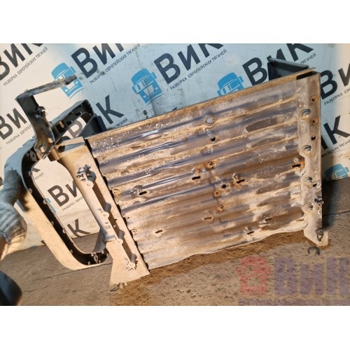 Ящик АКБ Renault T 005496 в сборе с кронш-ом крыла (320), -2