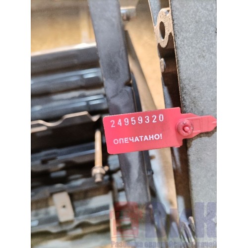 Ящик АКБ Renault T 005496 в сборе с кронш-ом крыла (320), -3