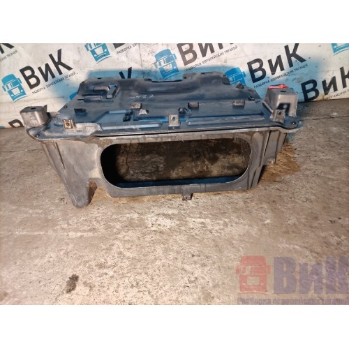 Ящик инструментальный Renault T 005496 LH (146), 82225949-4