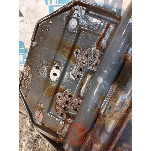 Кронштейн полукрыла Scania R440 176096 передний RH (595), -1