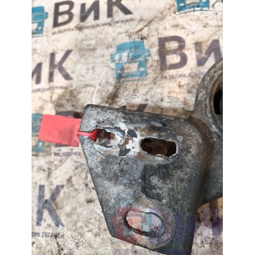 Кронштейн интеркулера Scania R440 176096 LH с деф. (422), -4