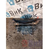 Суппорт передний Scania R440 176096 RH (400)