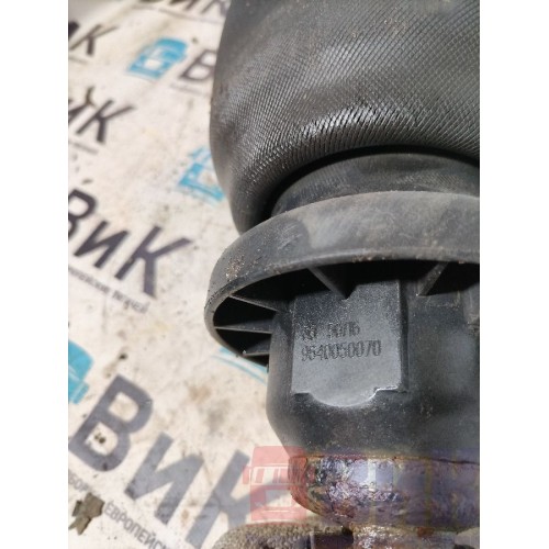 Подушка кабины передняя MAN TGA 086712 с деф. (370), 9640050070-1