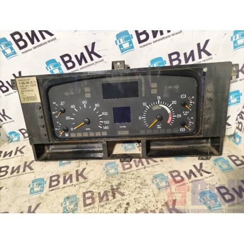 Панель приборов Mercedes Actros 477903 с деф. (722), 0004464221