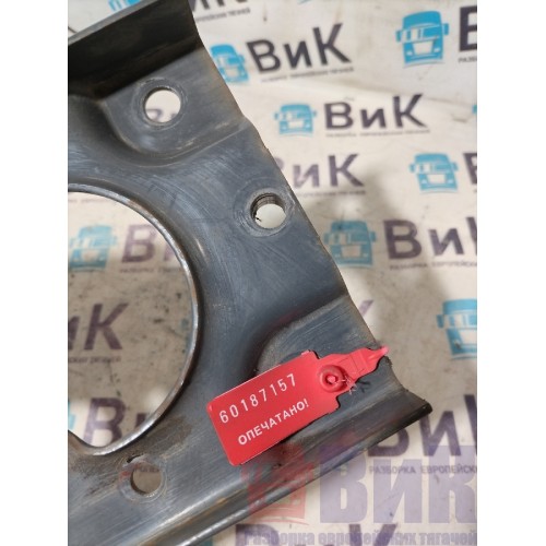 Кронштейн корпуса фары Volvo FM 666220 (деф.резьбы) (157), 82259153-2