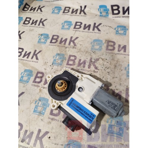 Моторчик стеклоподъемника MAN TGX 635933 RH (791), 81286016138-4